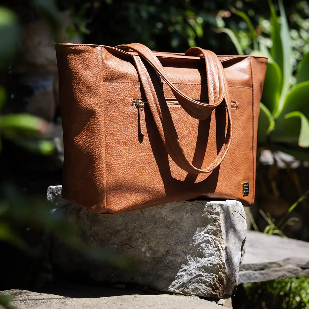 Essentials Tote in Cedar