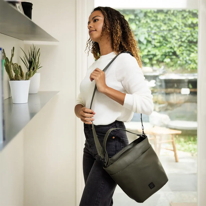 ⁠Pro Bucket Bag in Olive