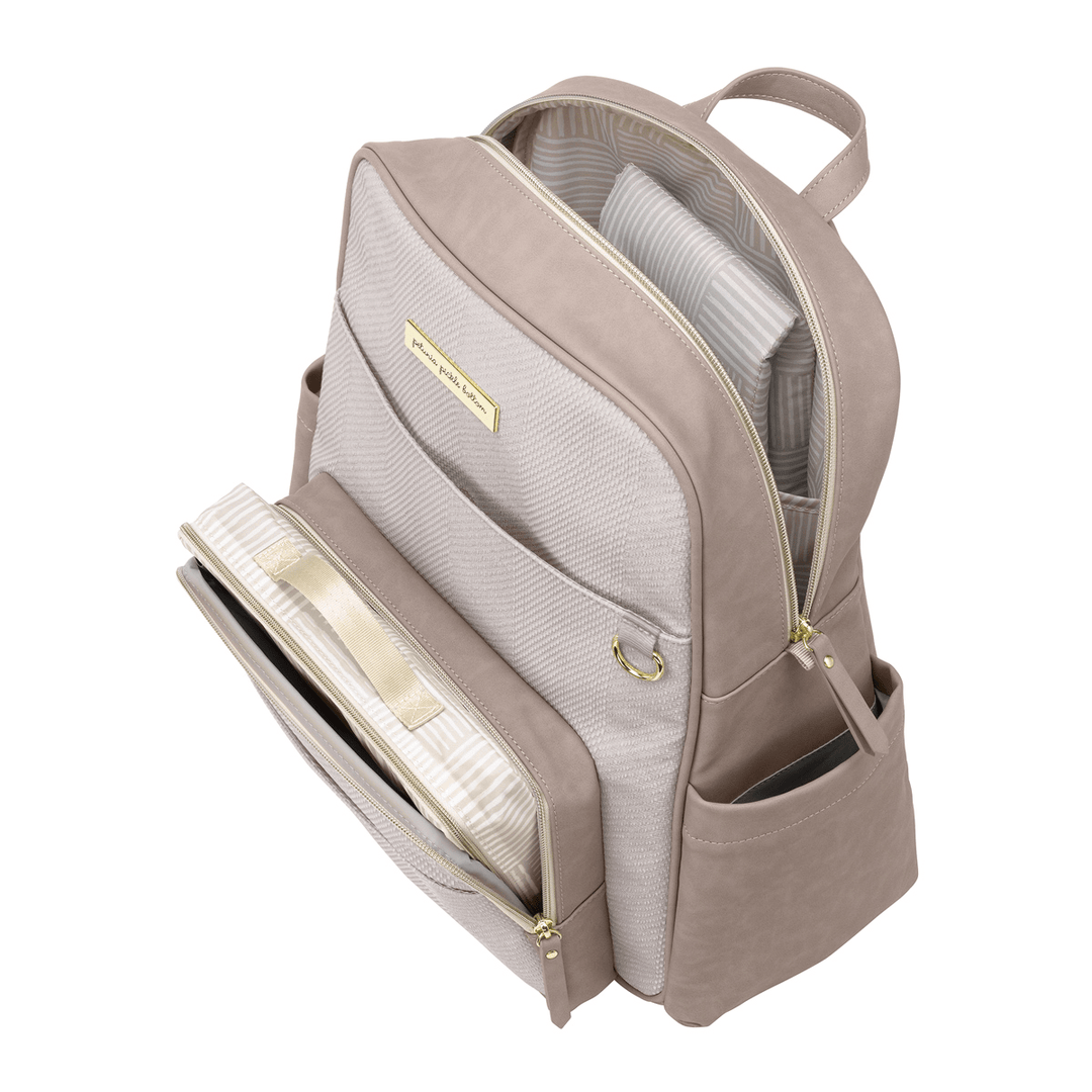 sync backpack in grey matte cable stitch