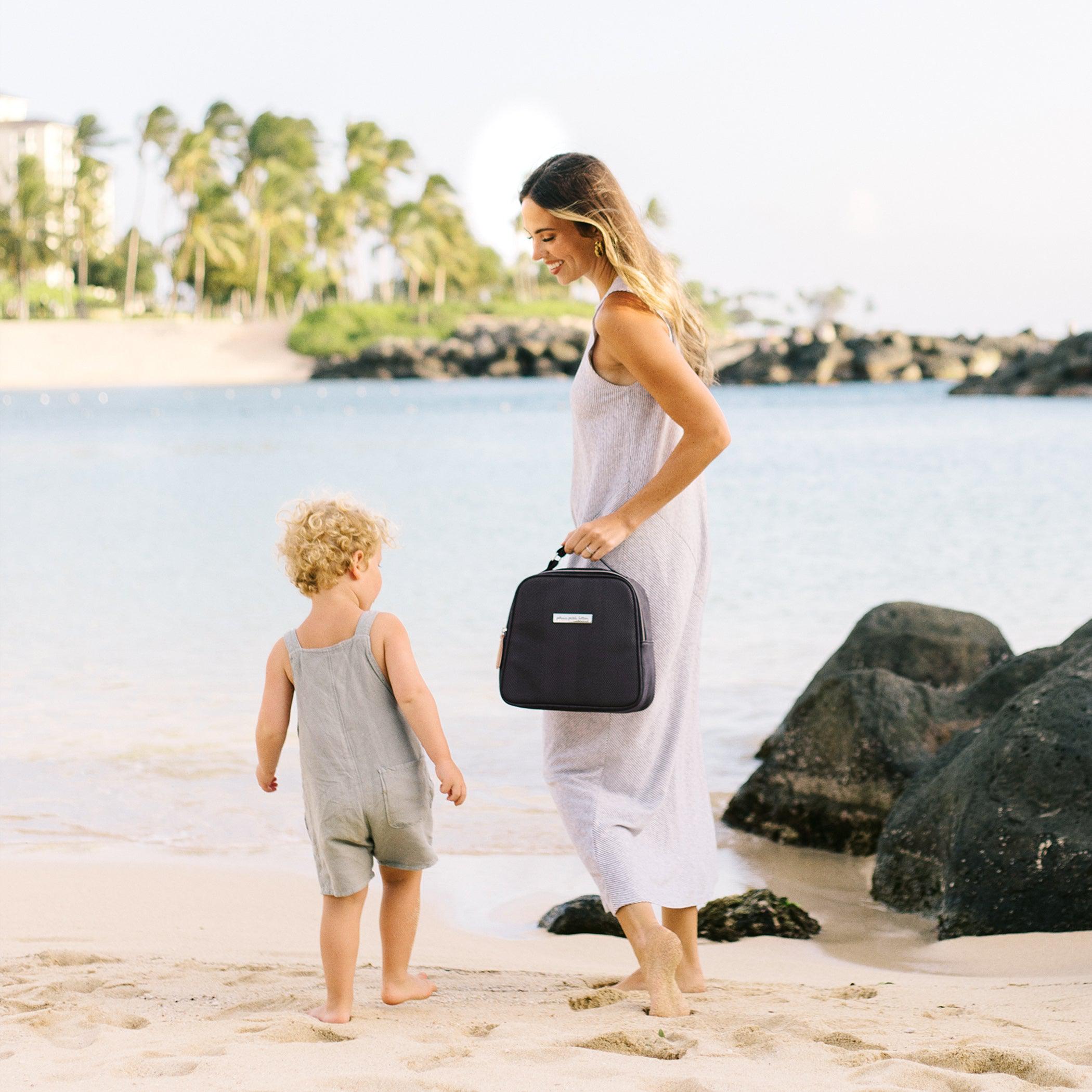 Tandem Bottle Lunch Tote in Carbon Cable Stitch Petunia Pickle